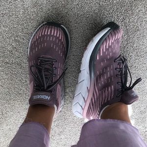 HOKA CLIFTON 5’S💖💖💖